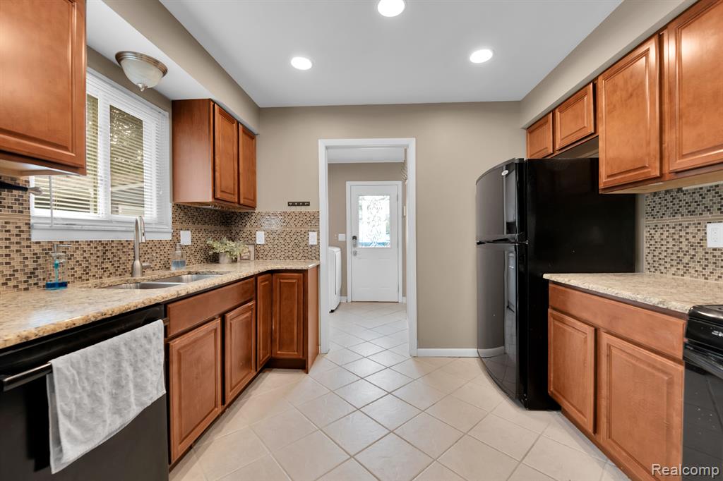 3285 Melvin Avenue Rochester Hills, MI 48307 - Photo 18 of 25