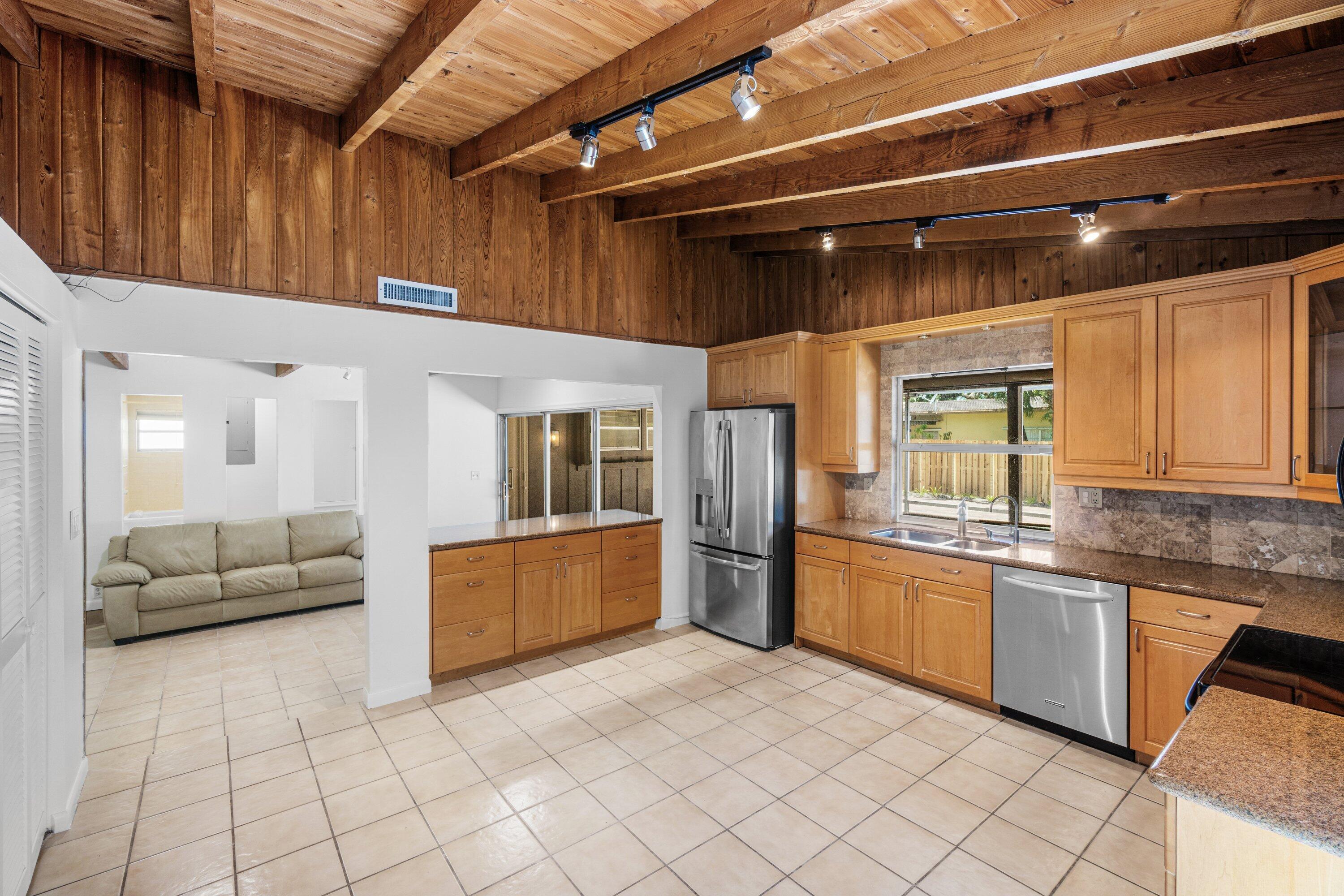 1051 Southwest 21st Street Boca Raton, FL 33486 - Photo 8 of 43 010-1051Southwest21stStreet-BocaRaton-FL