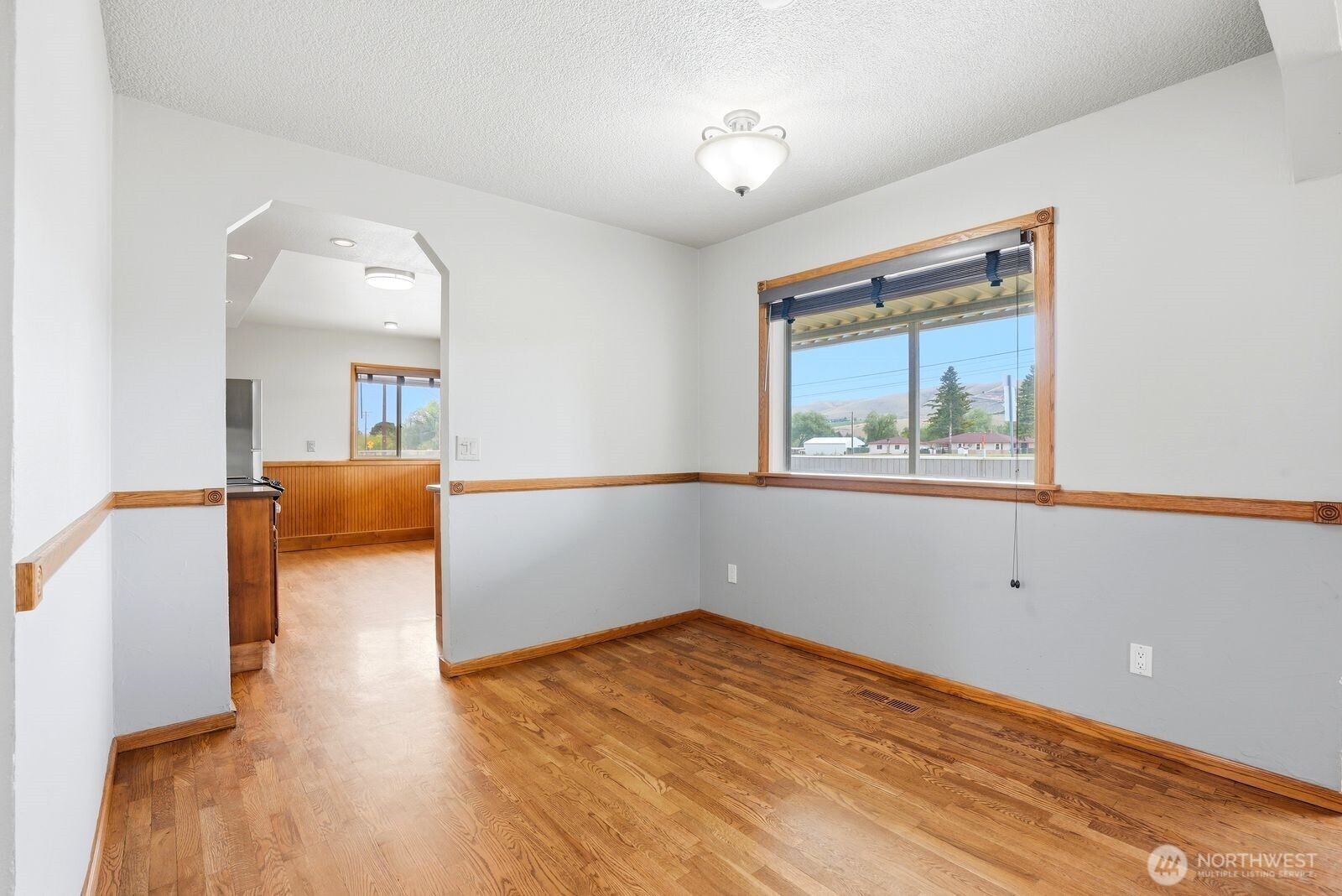 4101 Ahtanum Road Yakima, WA 98903 - Photo 6 of 38