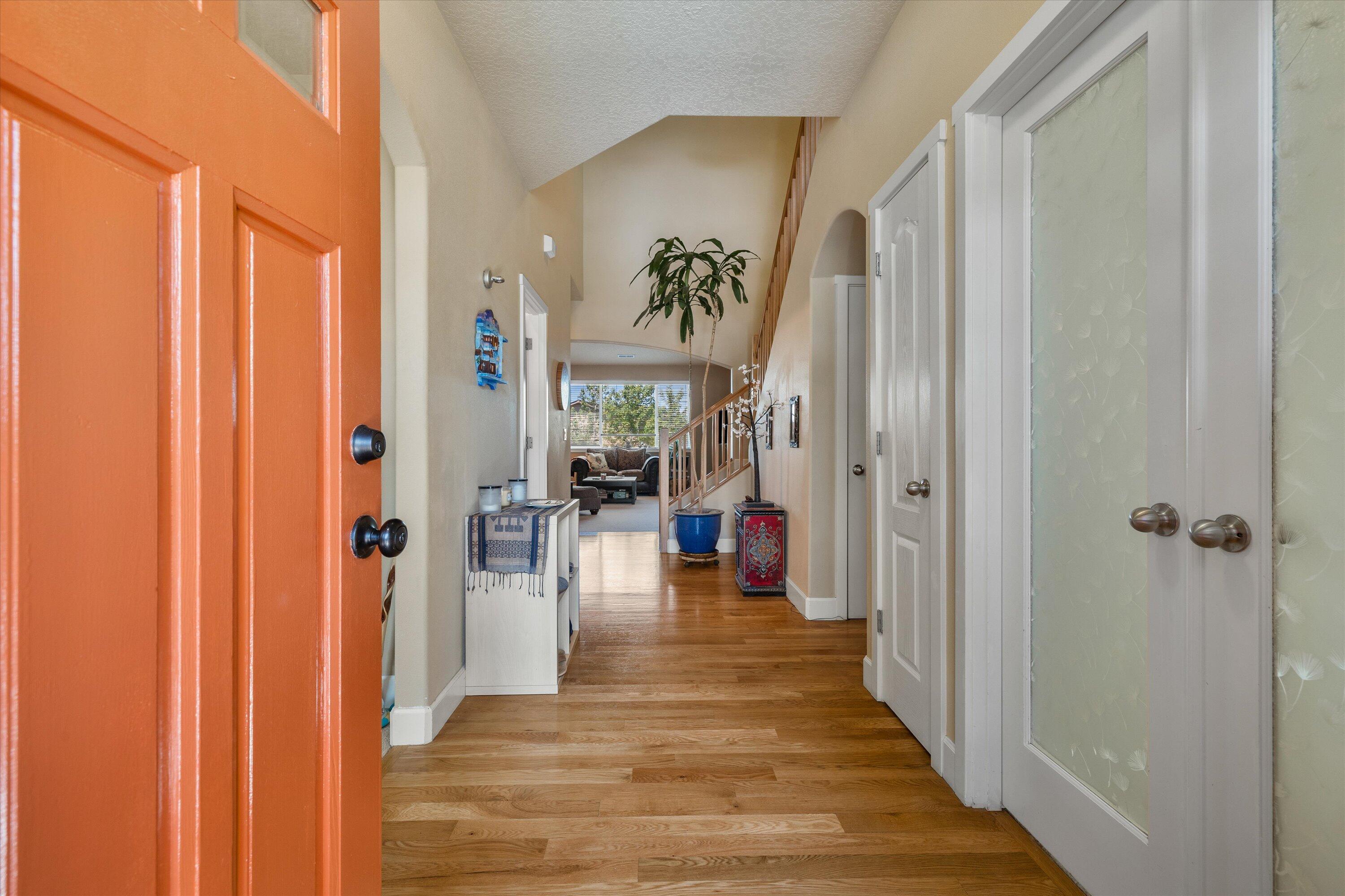 20737 Kilbourne Loop Bend, OR 97701 - Photo 5 of 29 Entryway