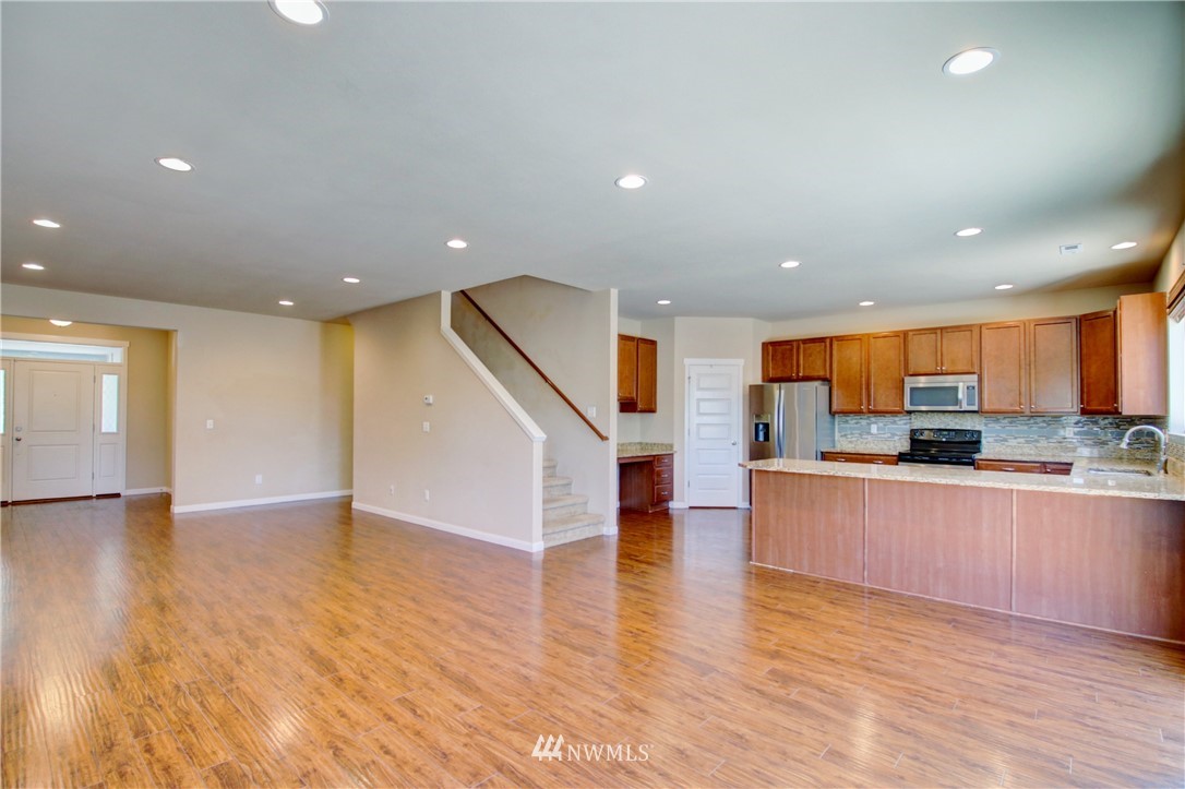 5471 Razor Peak Drive Mount Vernon, WA 98273 - Photo 4 of 39 Gallery Image 4