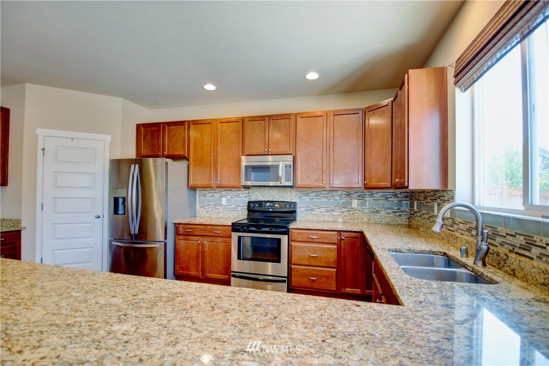5471 Razor Peak Drive Mount Vernon, WA 98273 - Photo 8 of 39 Gallery Image 8