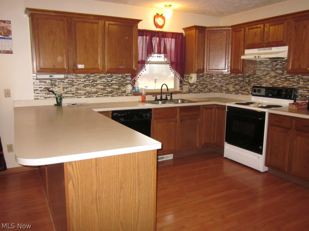 9945 Cable Line Road Diamond, OH 44412 - Photo 2 of 24