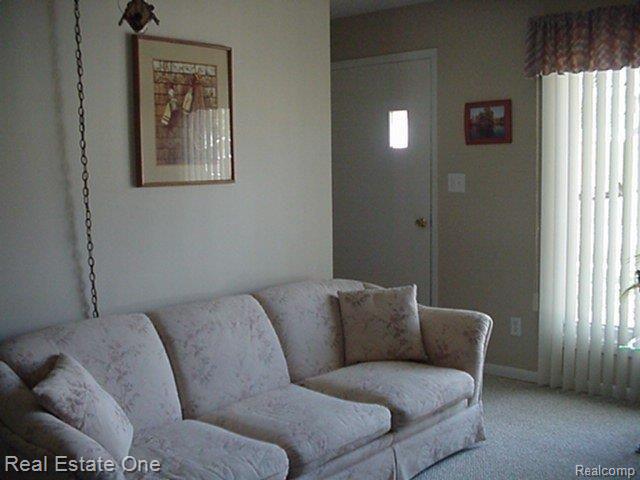 1919 Princeton Road Berkley, MI 48072 - Photo 13 of 24 Living Room