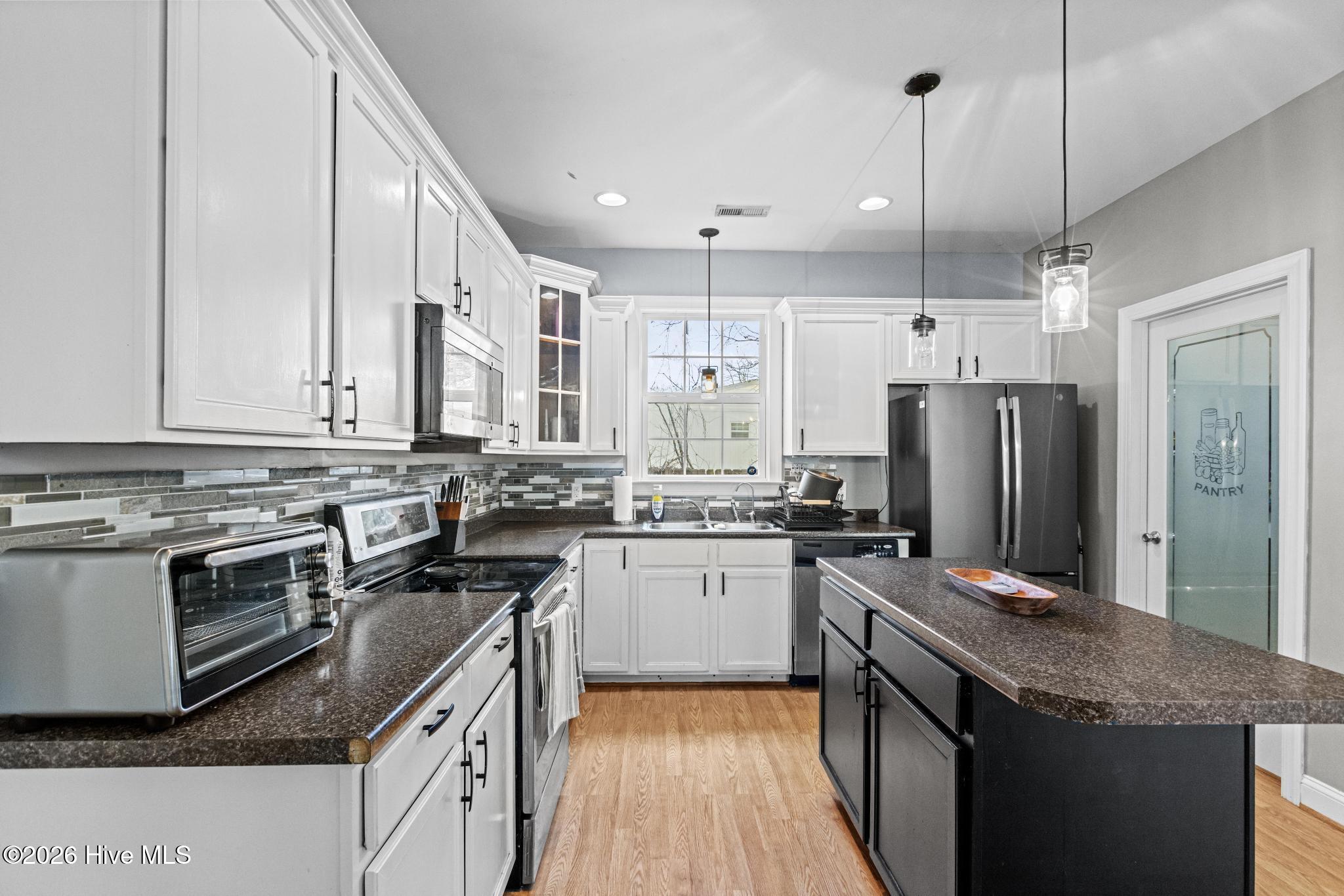 2398 Catherine Lake Road Richlands, NC 28574 - Photo 12 of 30 425A6371