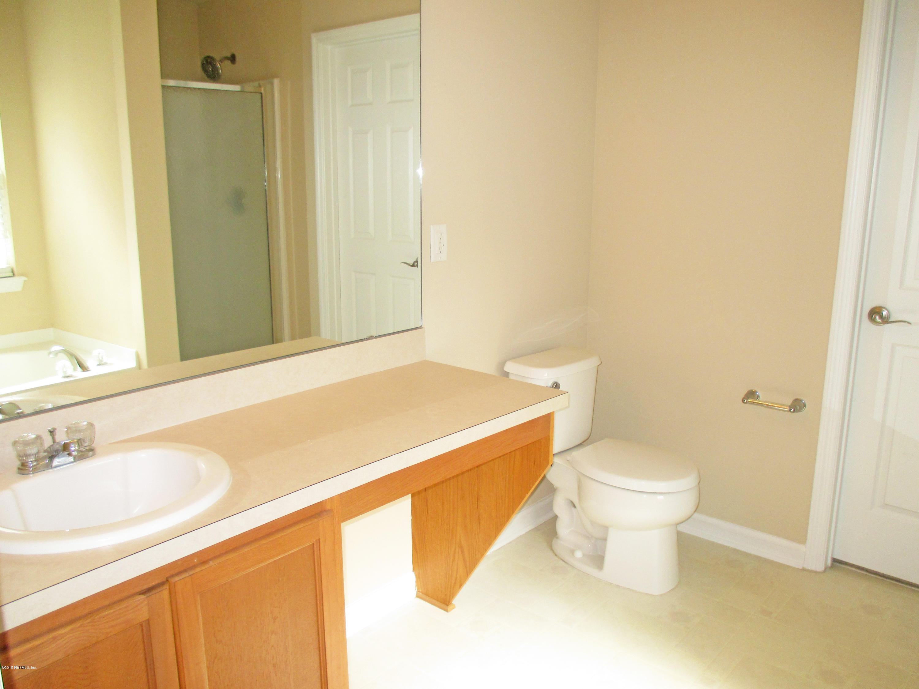 76151 Long Pond Loop Yulee, FL 32097 - Photo 15 of 19 Master Bath