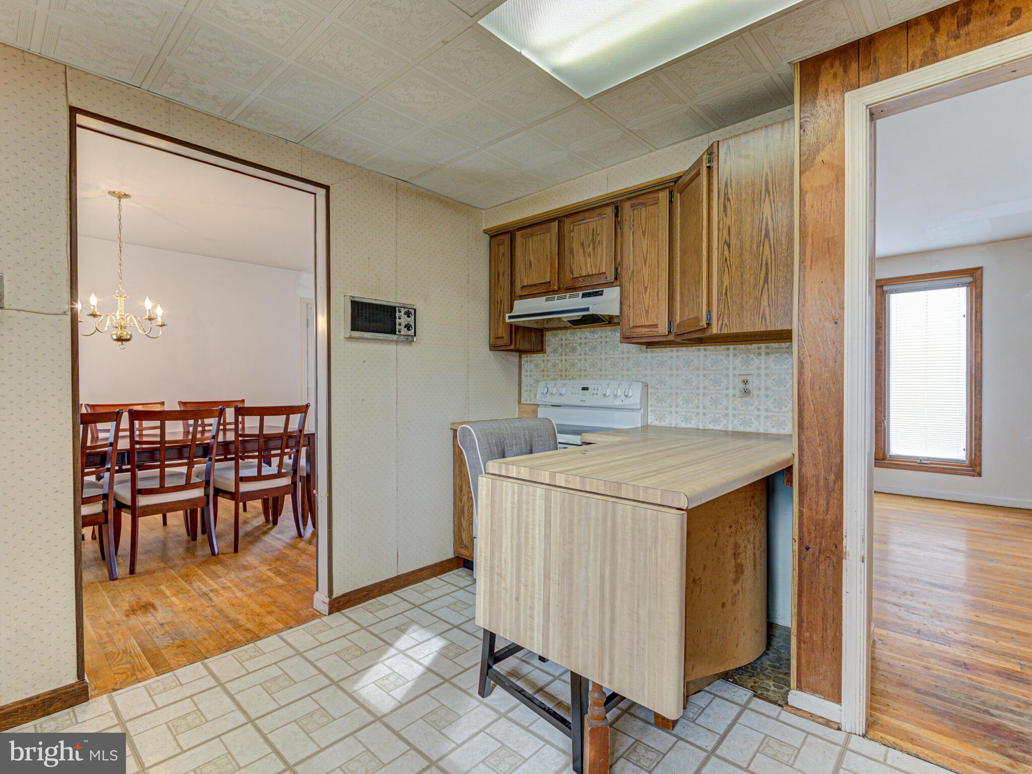 426 Old Courthouse Road Northeast Vienna, VA 22180 - Photo 13 of 56 Kitchen