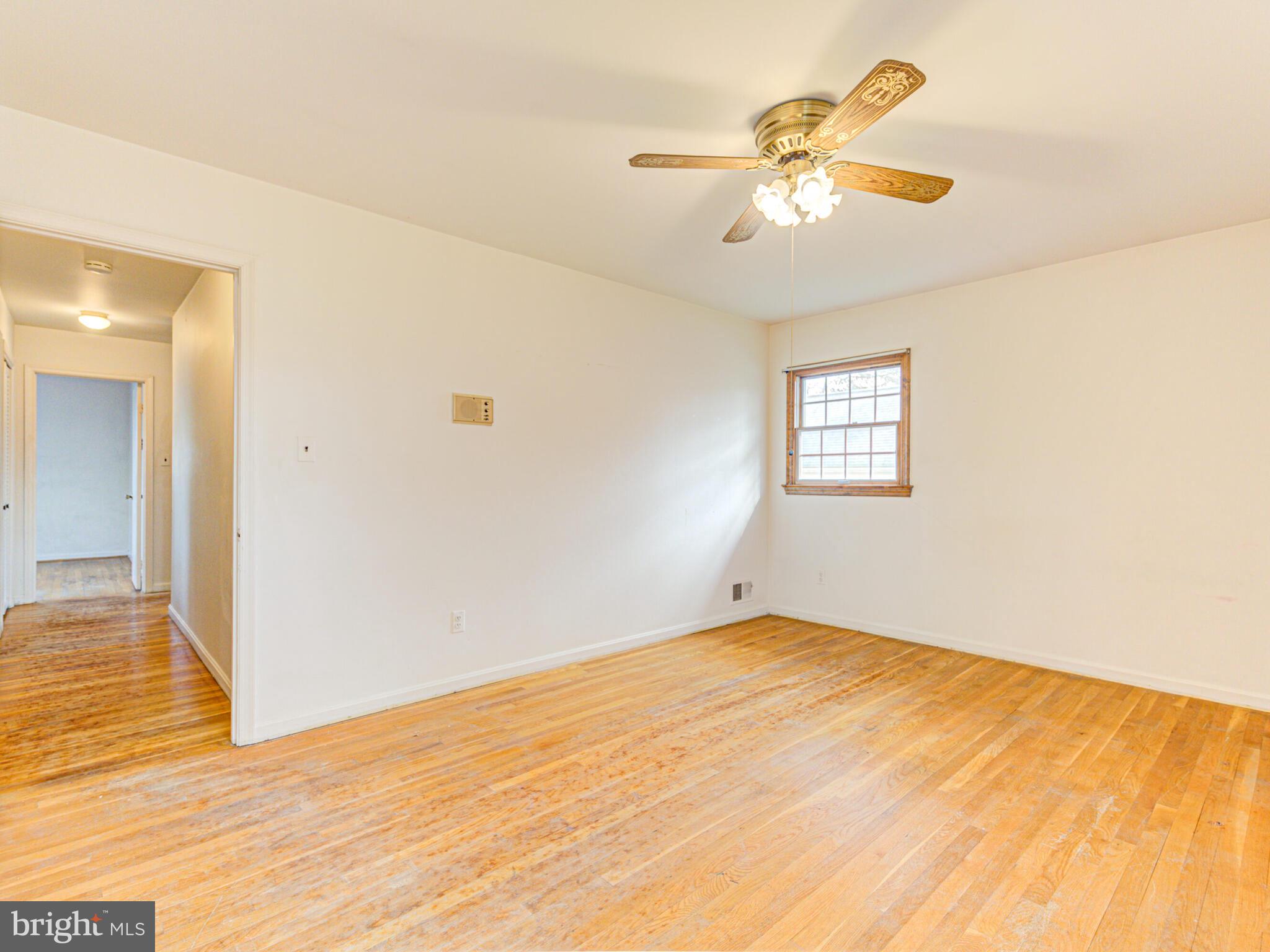 426 Old Courthouse Road Northeast Vienna, VA 22180 - Photo 24 of 56 Primary Bedroom
