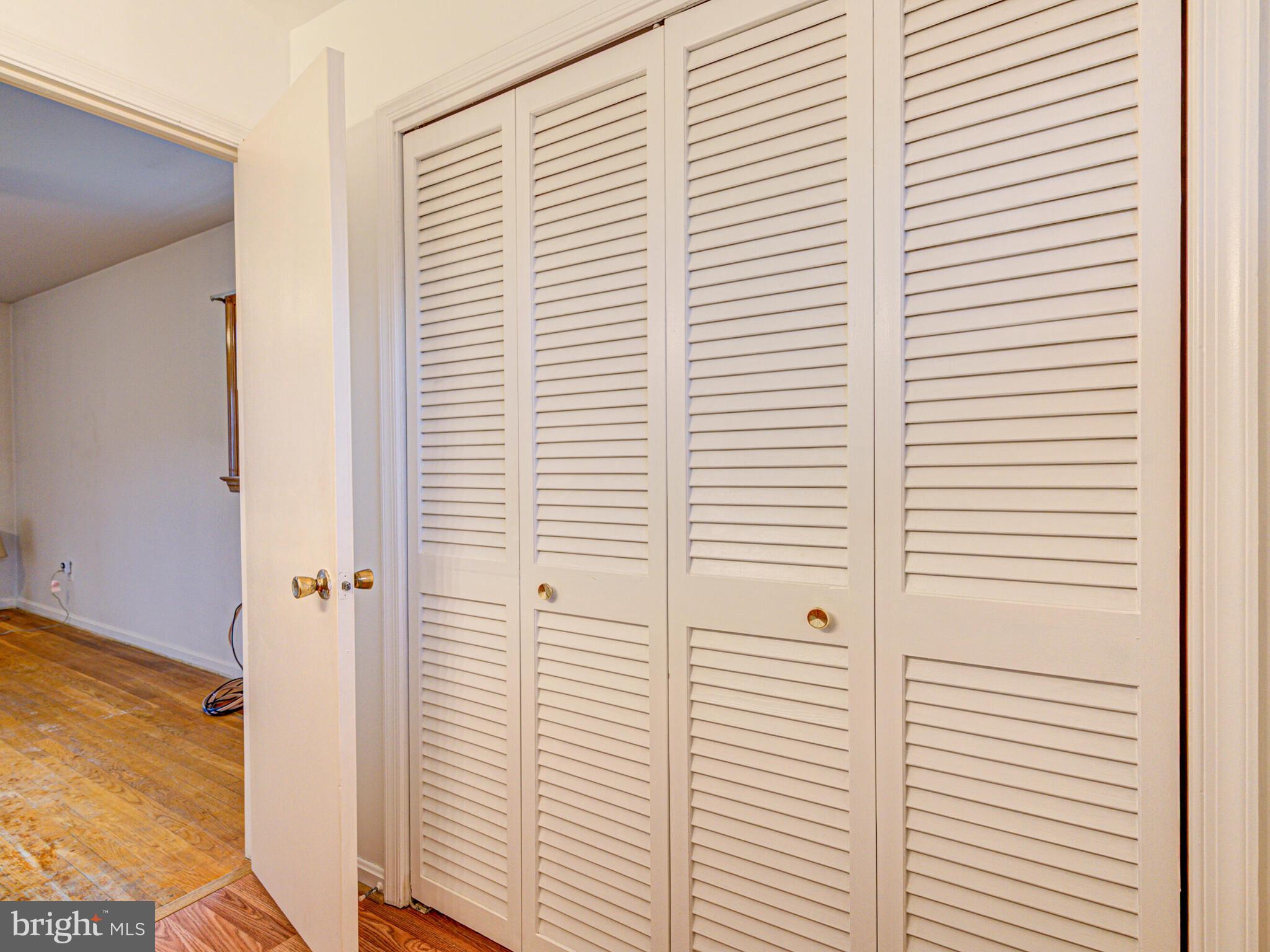426 Old Courthouse Road Northeast Vienna, VA 22180 - Photo 28 of 56 Primary Bath