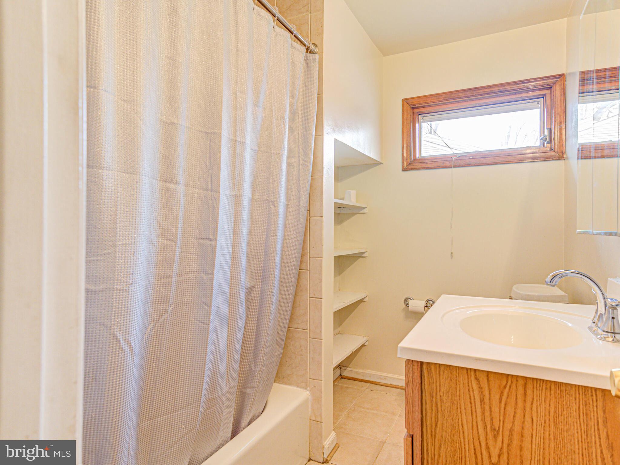 426 Old Courthouse Road Northeast Vienna, VA 22180 - Photo 39 of 56 Hall Bath