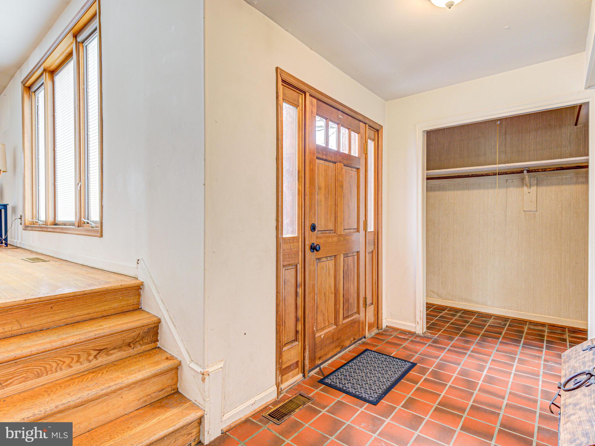 426 Old Courthouse Road Northeast Vienna, VA 22180 - Photo 5 of 56 Large Foyer