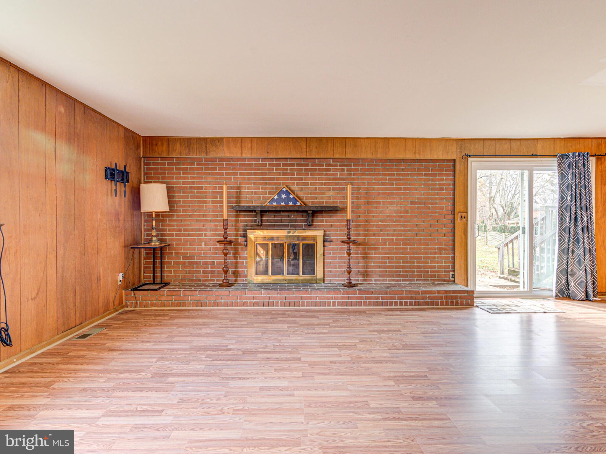 426 Old Courthouse Road Northeast Vienna, VA 22180 - Photo 7 of 56 Family Room off Garage and Foyer