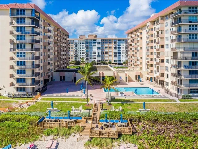 $399,999 | 1147 Hillsboro Mile, Unit 209, Hillsboro Beach, FL 33062