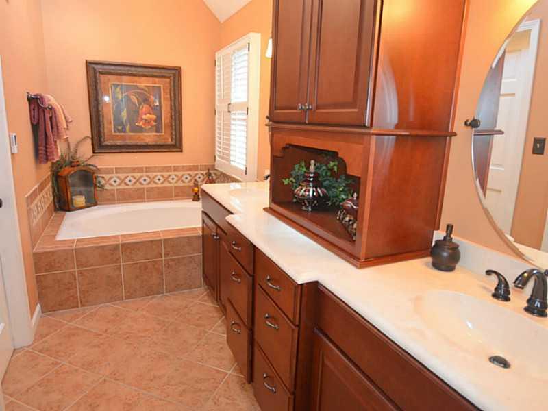 496 Rodeo Drive Indianapolis, IN 46217 - Photo 16 of 24 Gallery Image 16