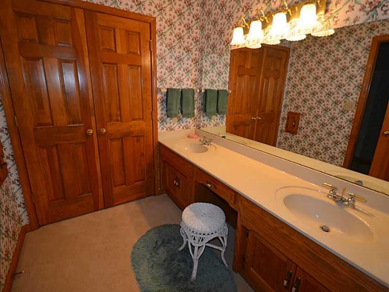 496 Rodeo Drive Indianapolis, IN 46217 - Photo 22 of 24 Gallery Image 22