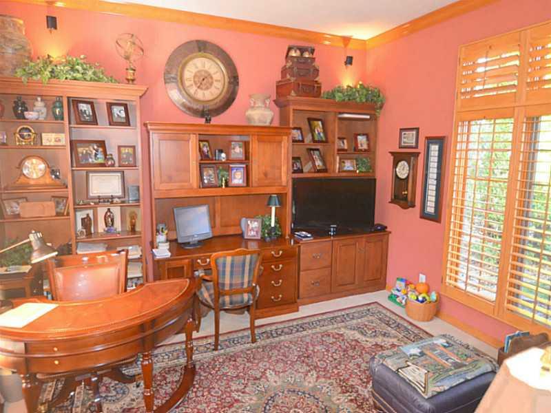 496 Rodeo Drive Indianapolis, IN 46217 - Photo 8 of 24 Gallery Image 8
