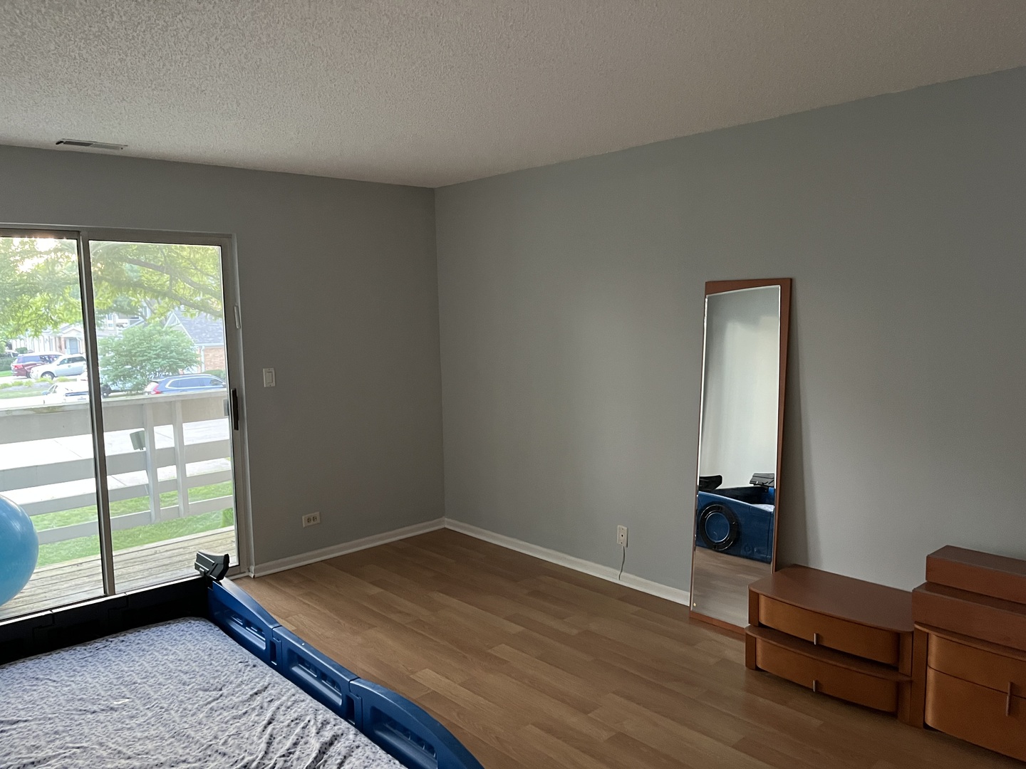 1272 Ranchview Court, Unit 1272 Buffalo Grove, IL 60089 - Photo 6 of 13 a view of room with hardwood floor and cabinet