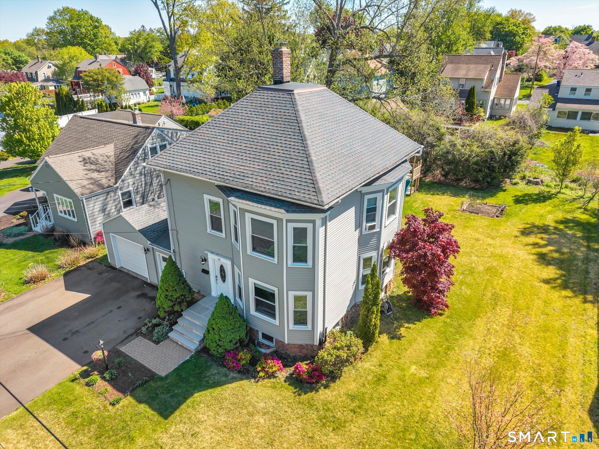 52 Stuart Street Newington, CT 06111 - Photo 2 of 33