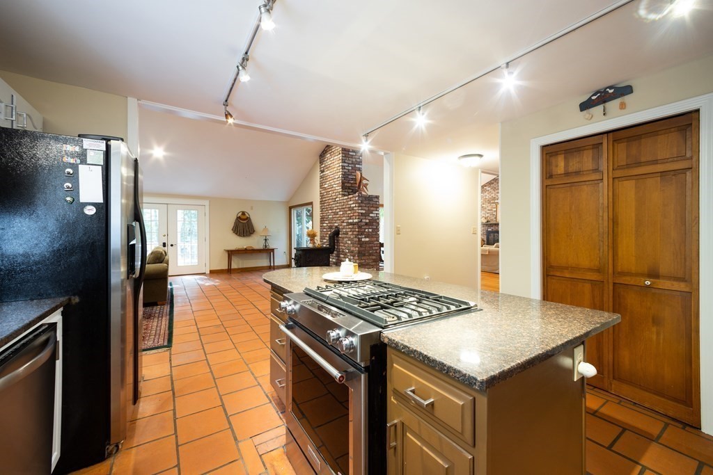 24 A Balmoral Road Boxford, MA 01921 - Photo 4 of 35