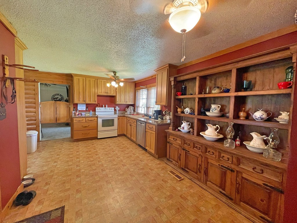 2241 Iris Road Dothan, AL 36301 - Photo 8 of 23