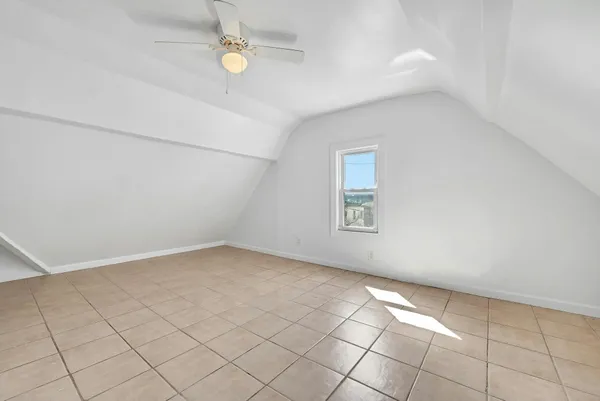 $2,900 | 30 Columbia Terrace, Unit 2, Edgewater, NJ 07020