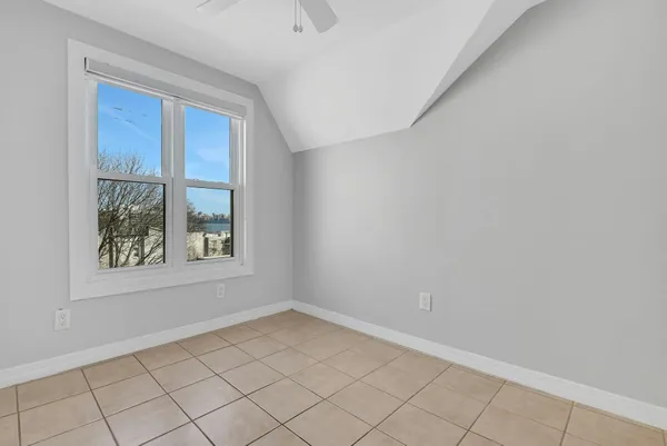$2,900 | 30 Columbia Terrace, Unit 2, Edgewater, NJ 07020