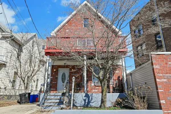 $2,900 | 30 Columbia Terrace, Unit 2, Edgewater, NJ 07020
