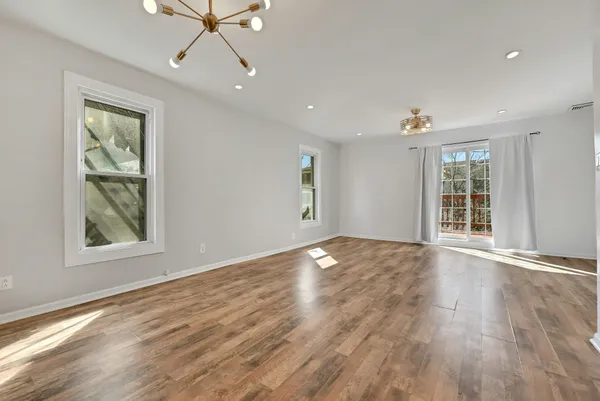 $2,900 | 30 Columbia Terrace, Unit 2, Edgewater, NJ 07020