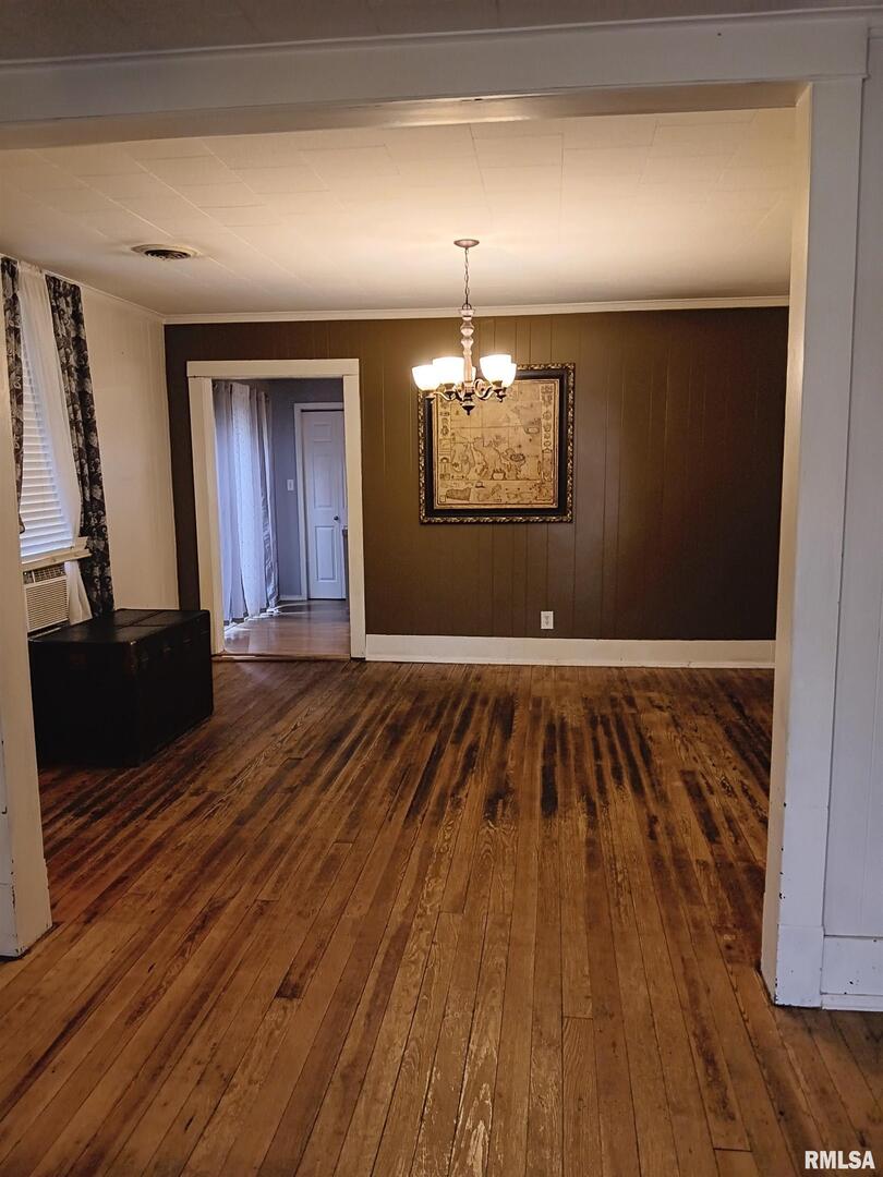 1935 Elm Street Murphysboro, IL 62966 - Photo 12 of 23 a view of a livingroom with wooden floor