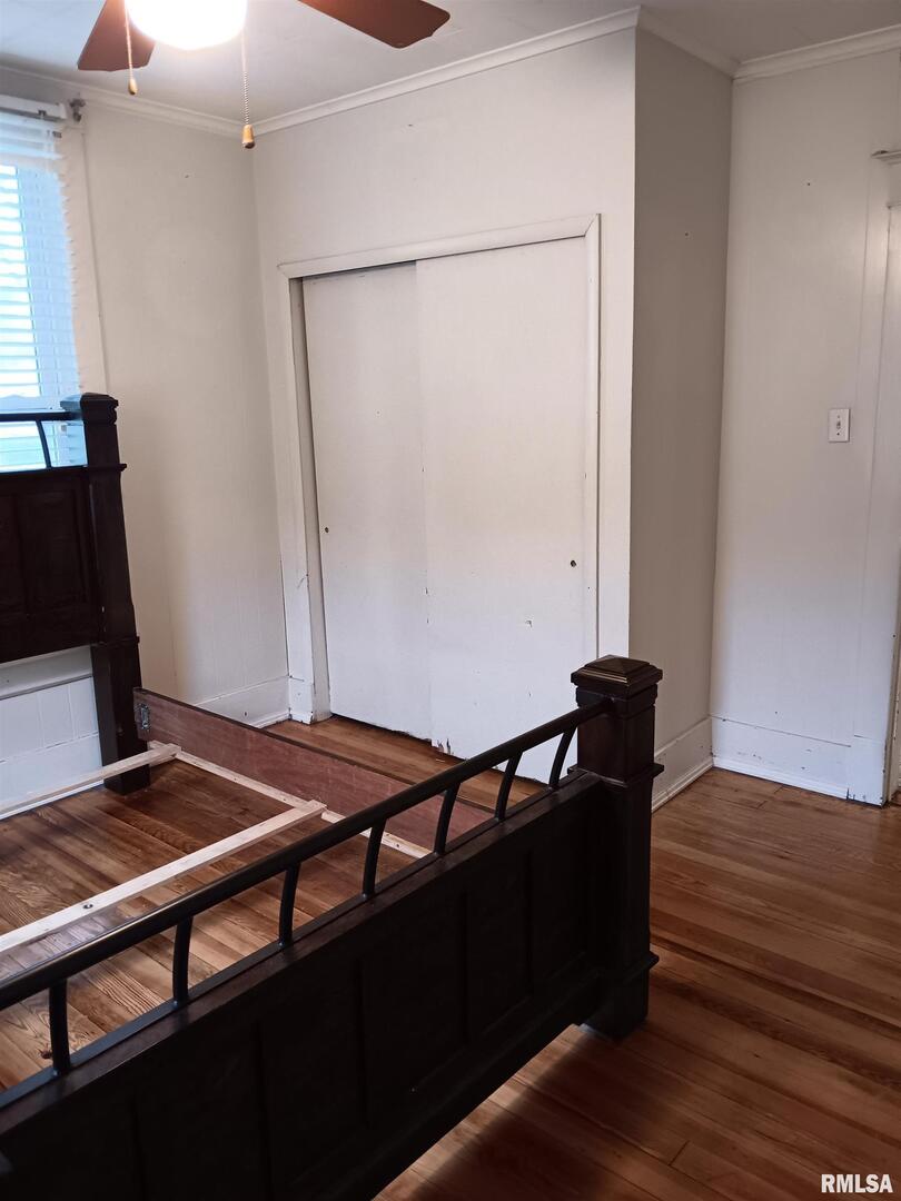 1935 Elm Street Murphysboro, IL 62966 - Photo 23 of 23 a view of a room with furniture and wooden floor