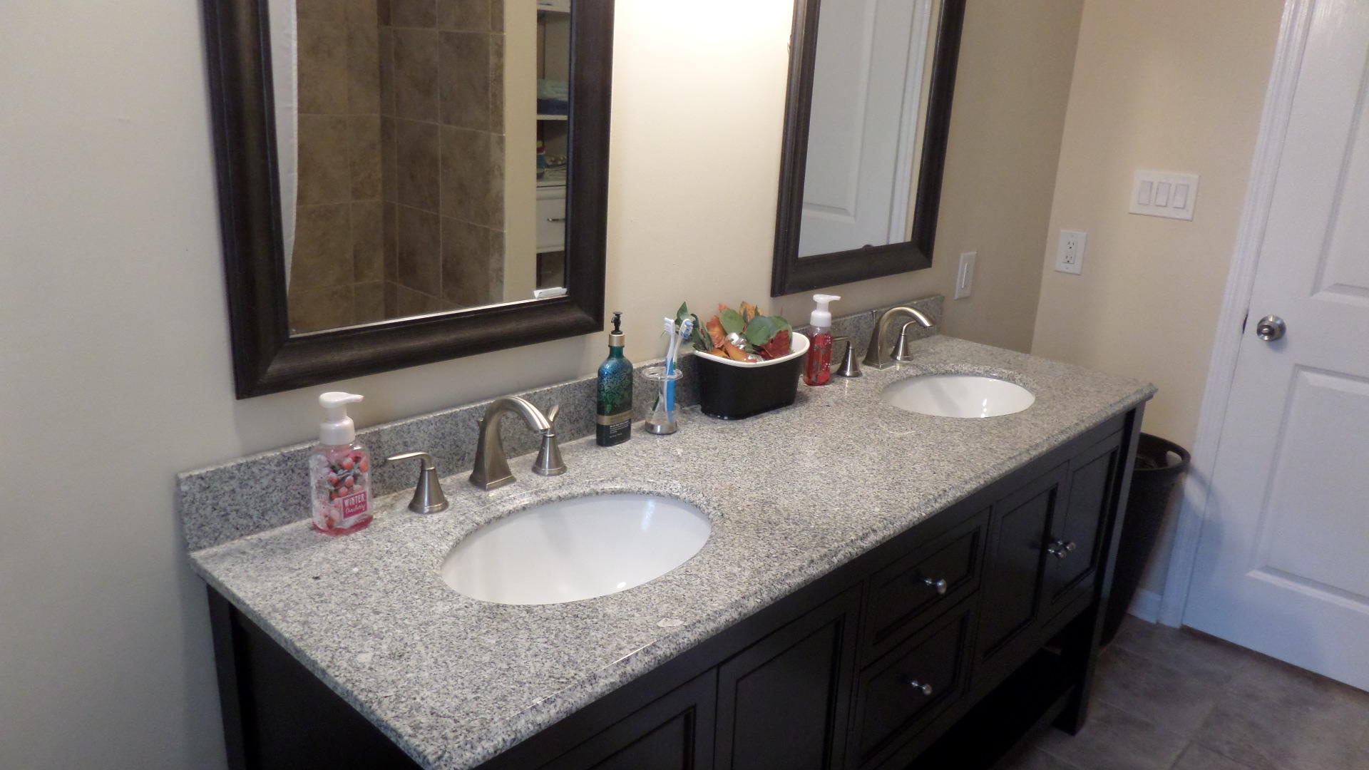 112 Wood Ridge Lane Oak Ridge, TN 37830 - Photo 14 of 37 Master Bathroom