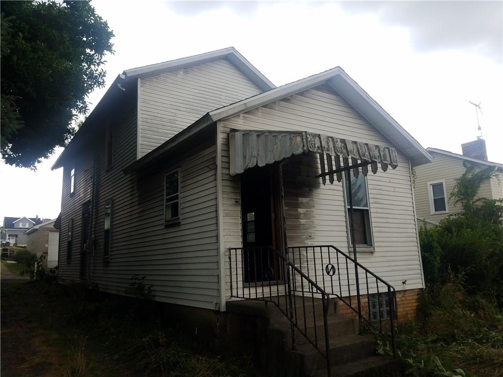 466 Sharon Way Rochester, PA 15074 - Photo 2 of 3