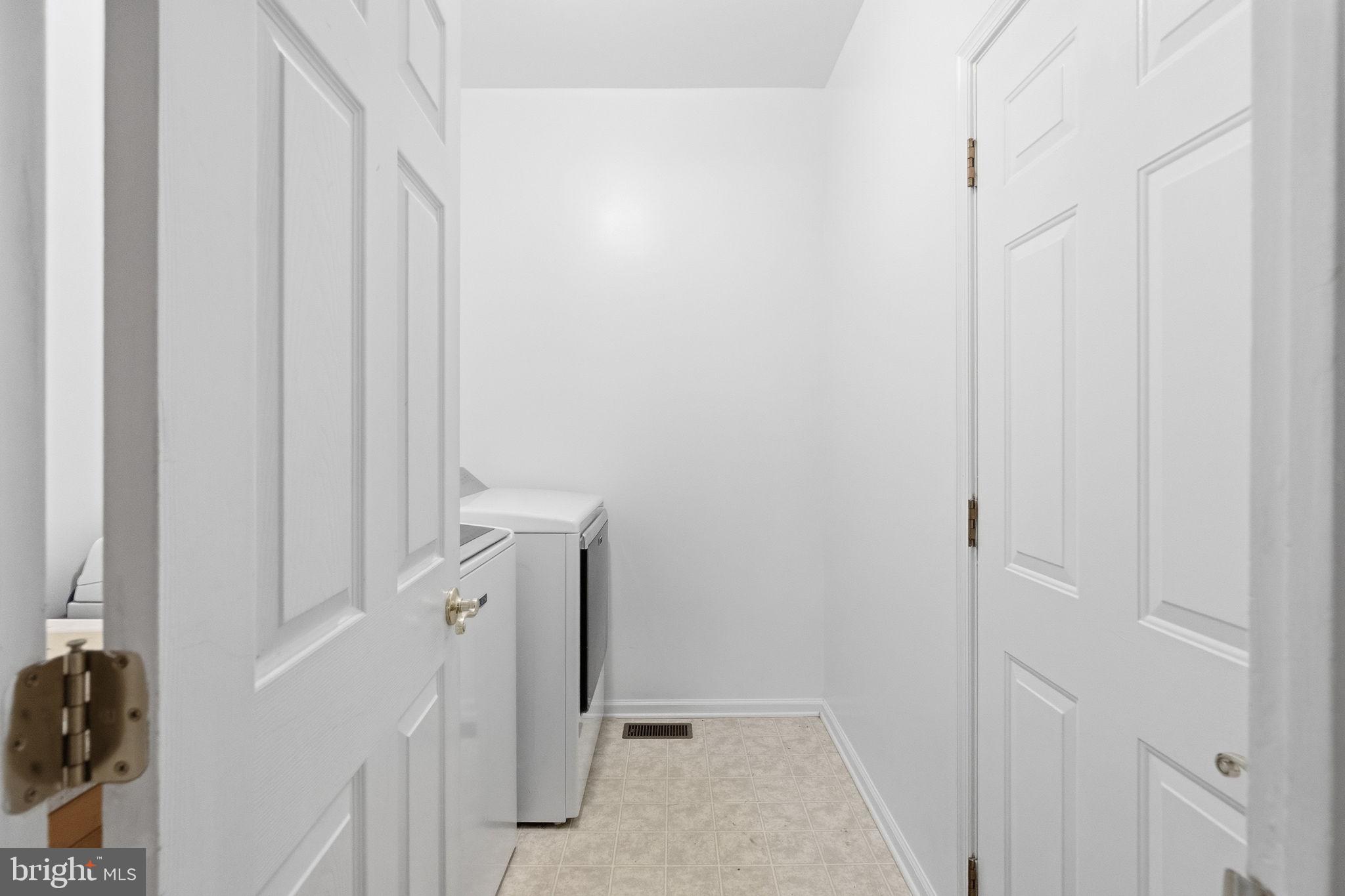 89 Bella Rosa Court Royersford, PA 19468 - Photo 26 of 53 Laundry off of FR
