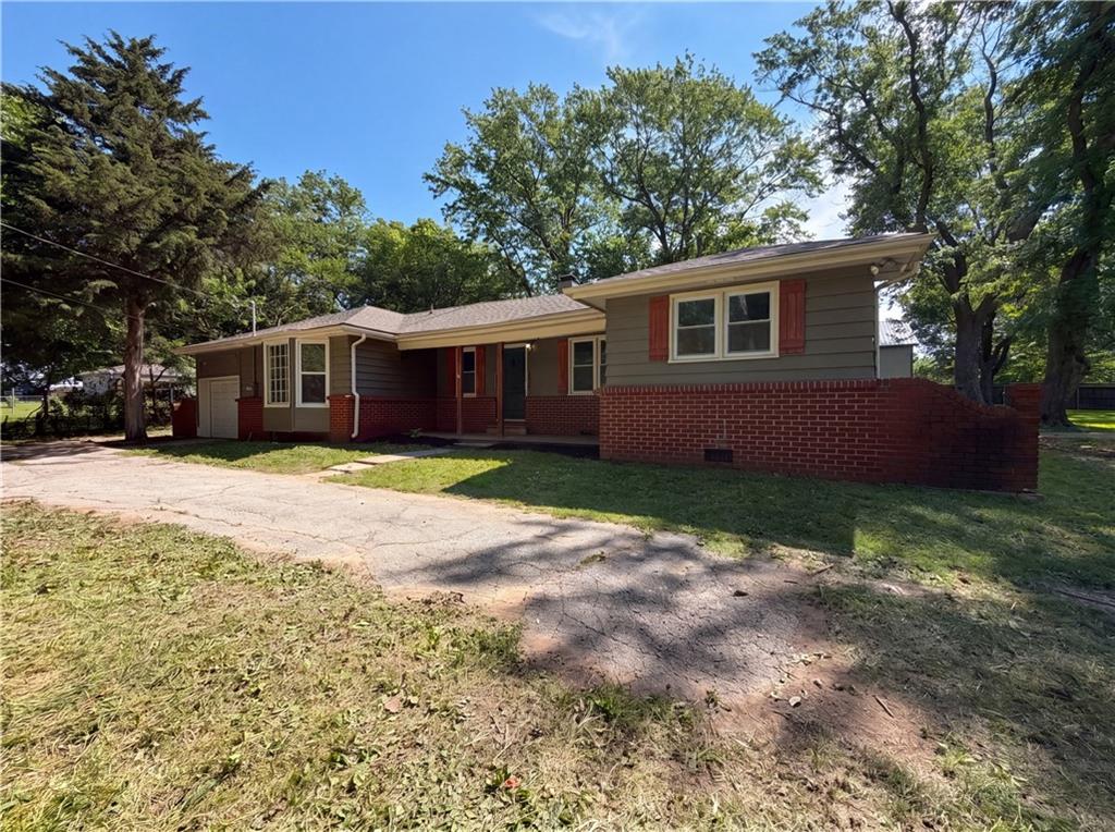 1825 Northeast Bren Mar Road Lee's Summit, MO 64086 - Photo 14 of 16
