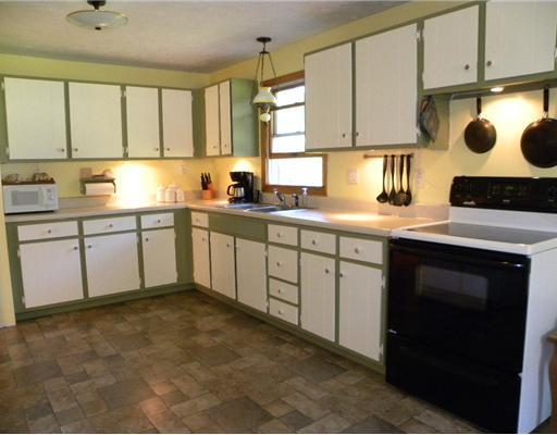 59 Rabbit Road Sabattus, ME 04280 - Photo 5 of 9 Kitchen.