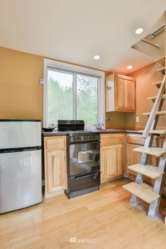 26025 Lake Riley Road Arlington, WA 98223 - Photo 4 of 16 Gallery Image 4