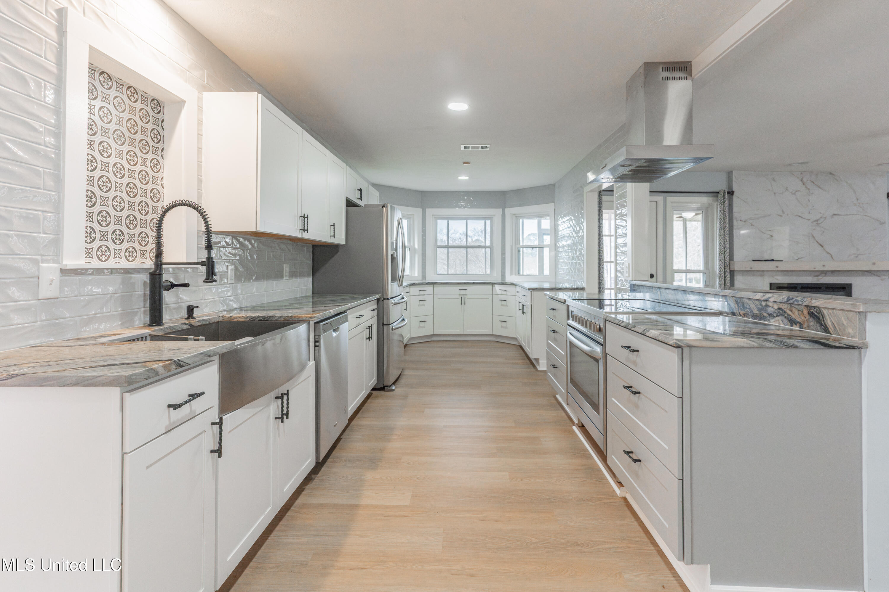 5285 Williamson Road Clinton, MS 39056 - Photo 23 of 103 23-Kitchen