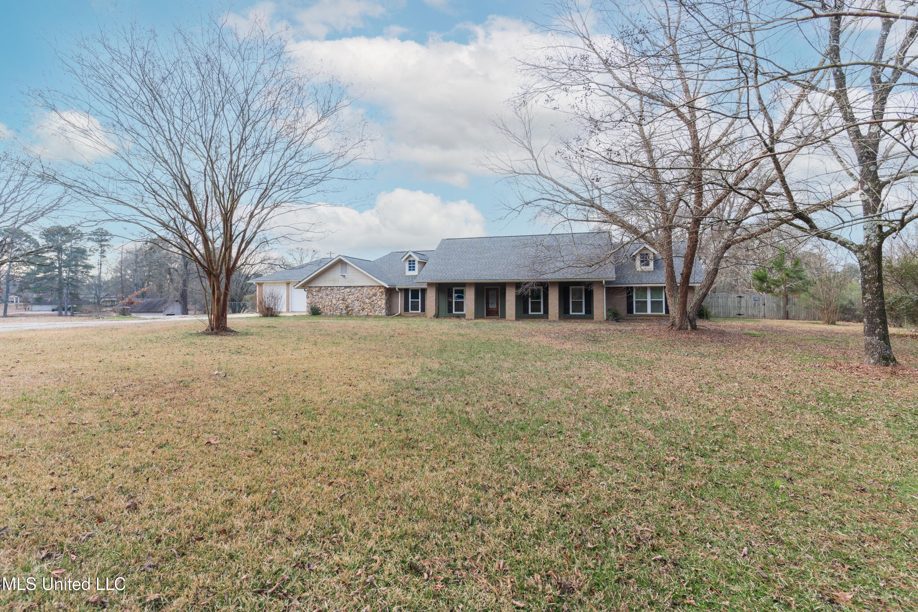 5285 Williamson Road Clinton, MS 39056 - Photo 3 of 103 3-Front