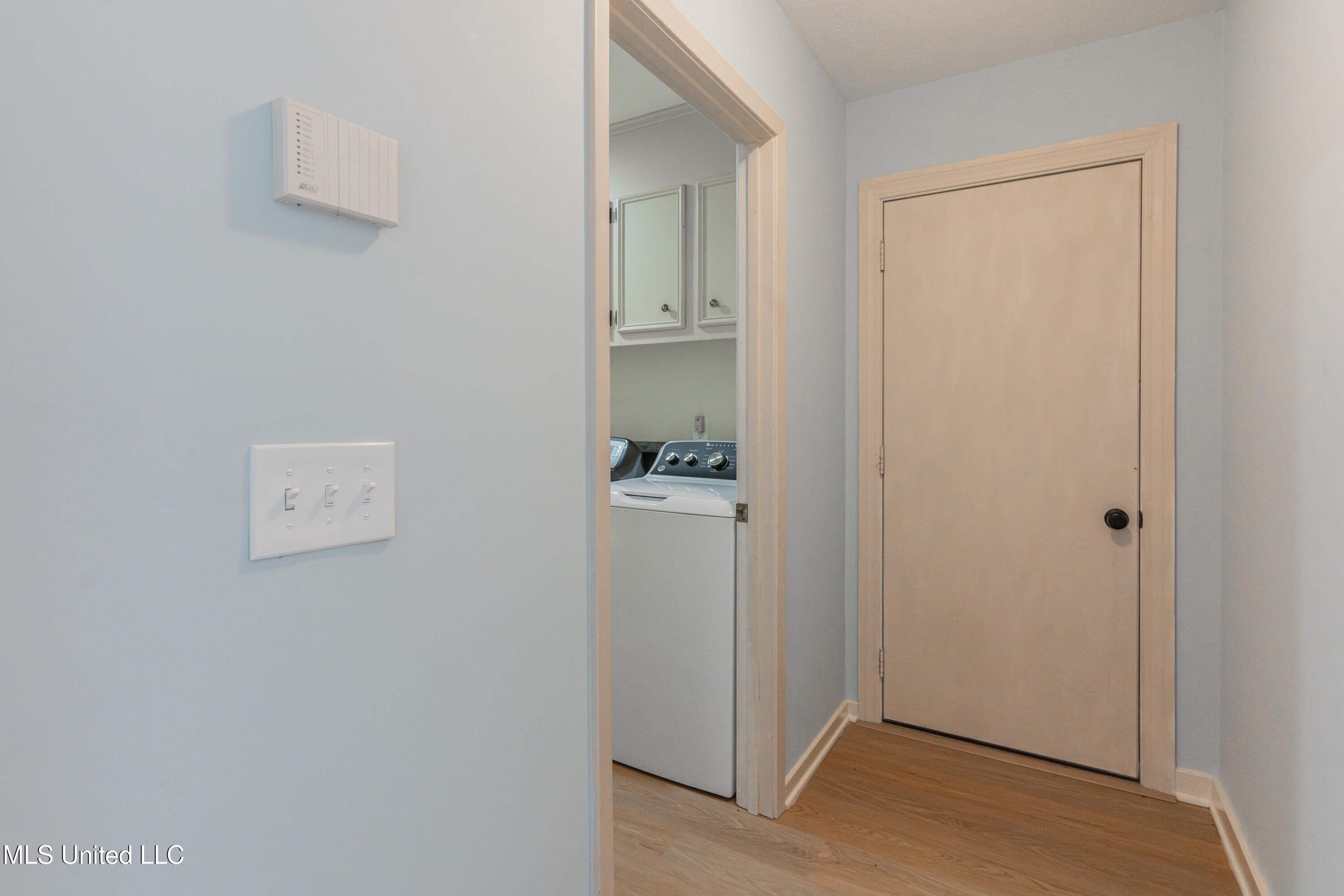 5285 Williamson Road Clinton, MS 39056 - Photo 44 of 103 44-LaundryRoom