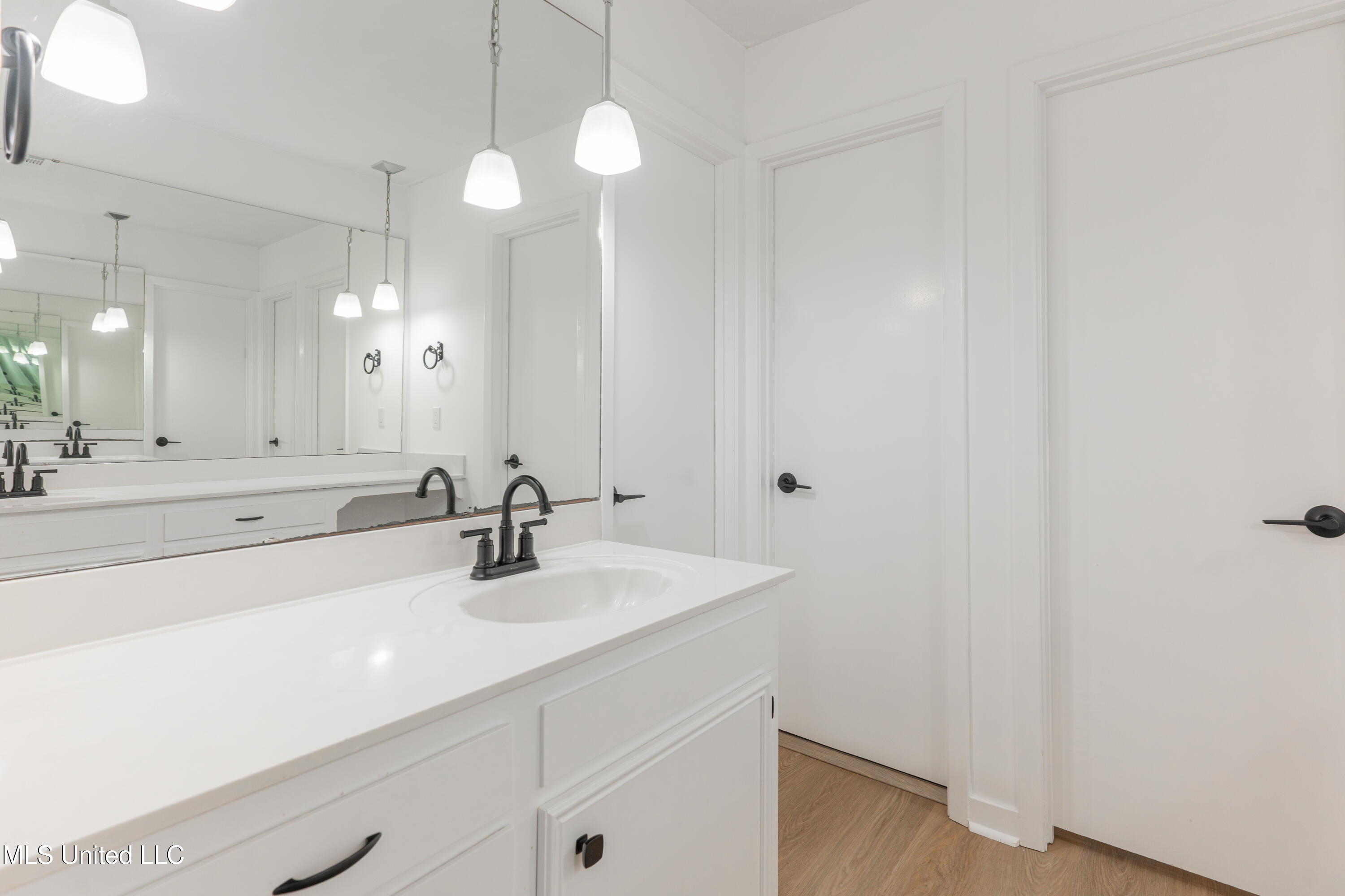 5285 Williamson Road Clinton, MS 39056 - Photo 55 of 103 55-PrimaryBathroom