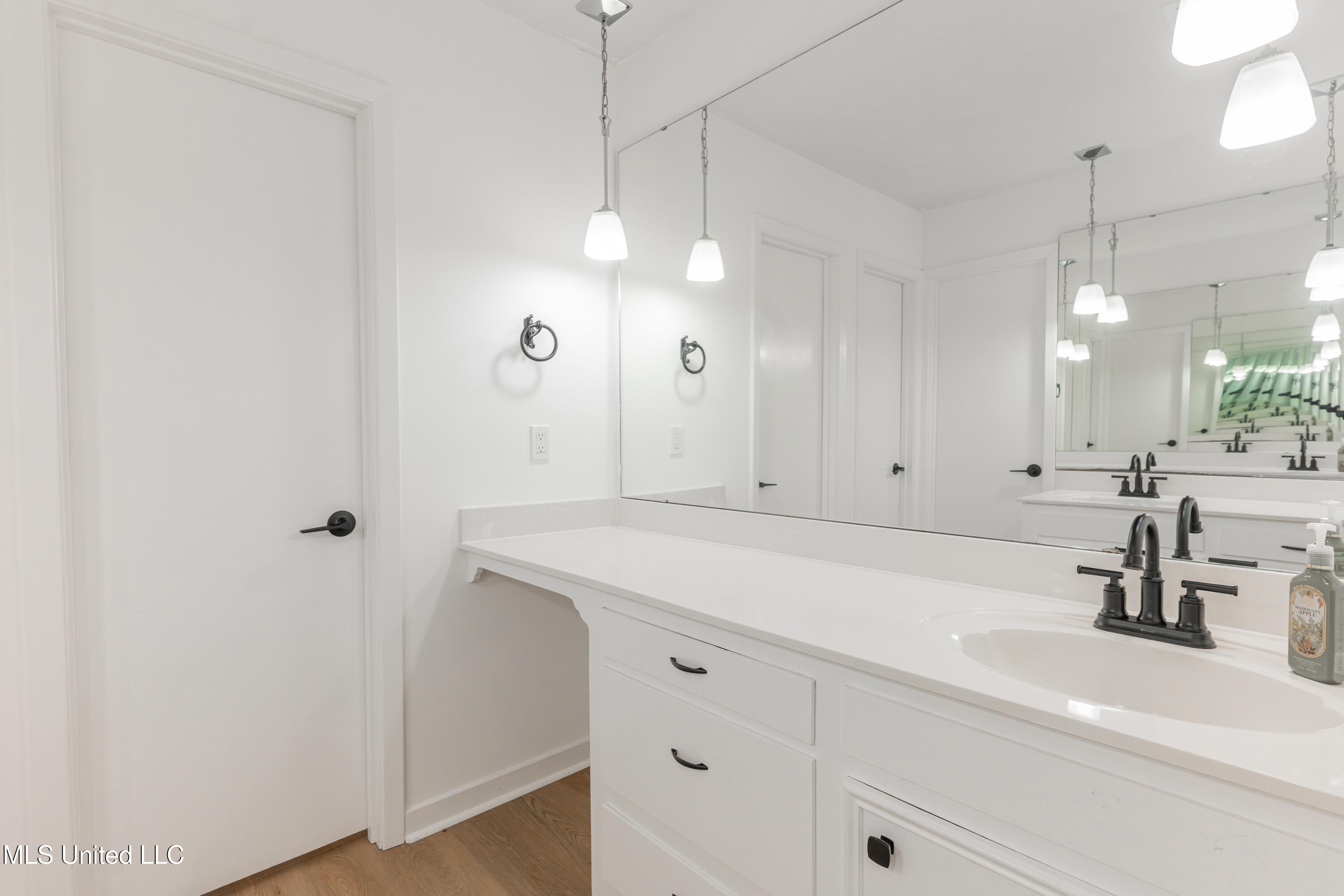 5285 Williamson Road Clinton, MS 39056 - Photo 56 of 103 56-PrimaryBathroom