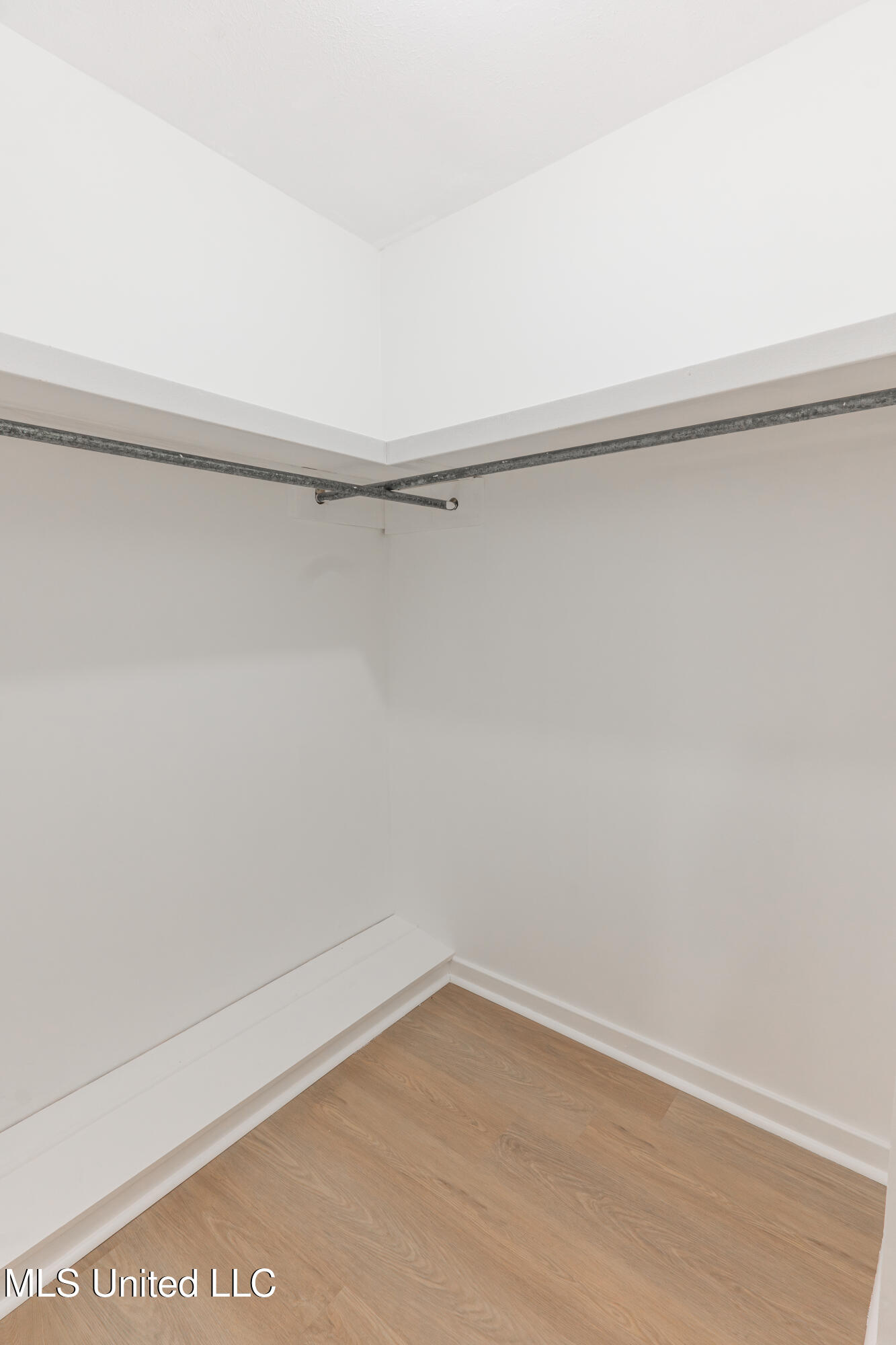 5285 Williamson Road Clinton, MS 39056 - Photo 61 of 103 61-PrimaryCloset