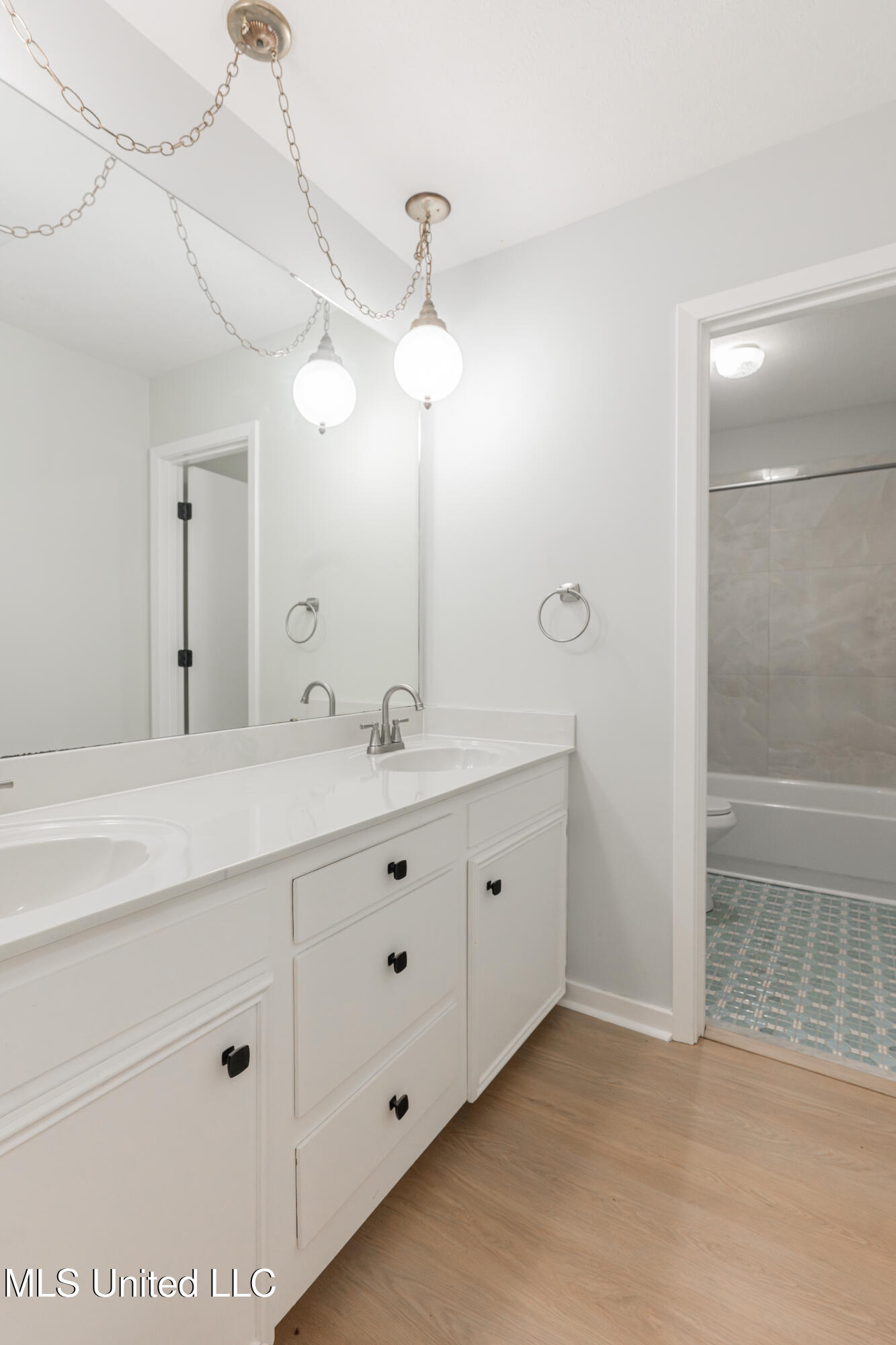 5285 Williamson Road Clinton, MS 39056 - Photo 65 of 103 65-HallBathroom