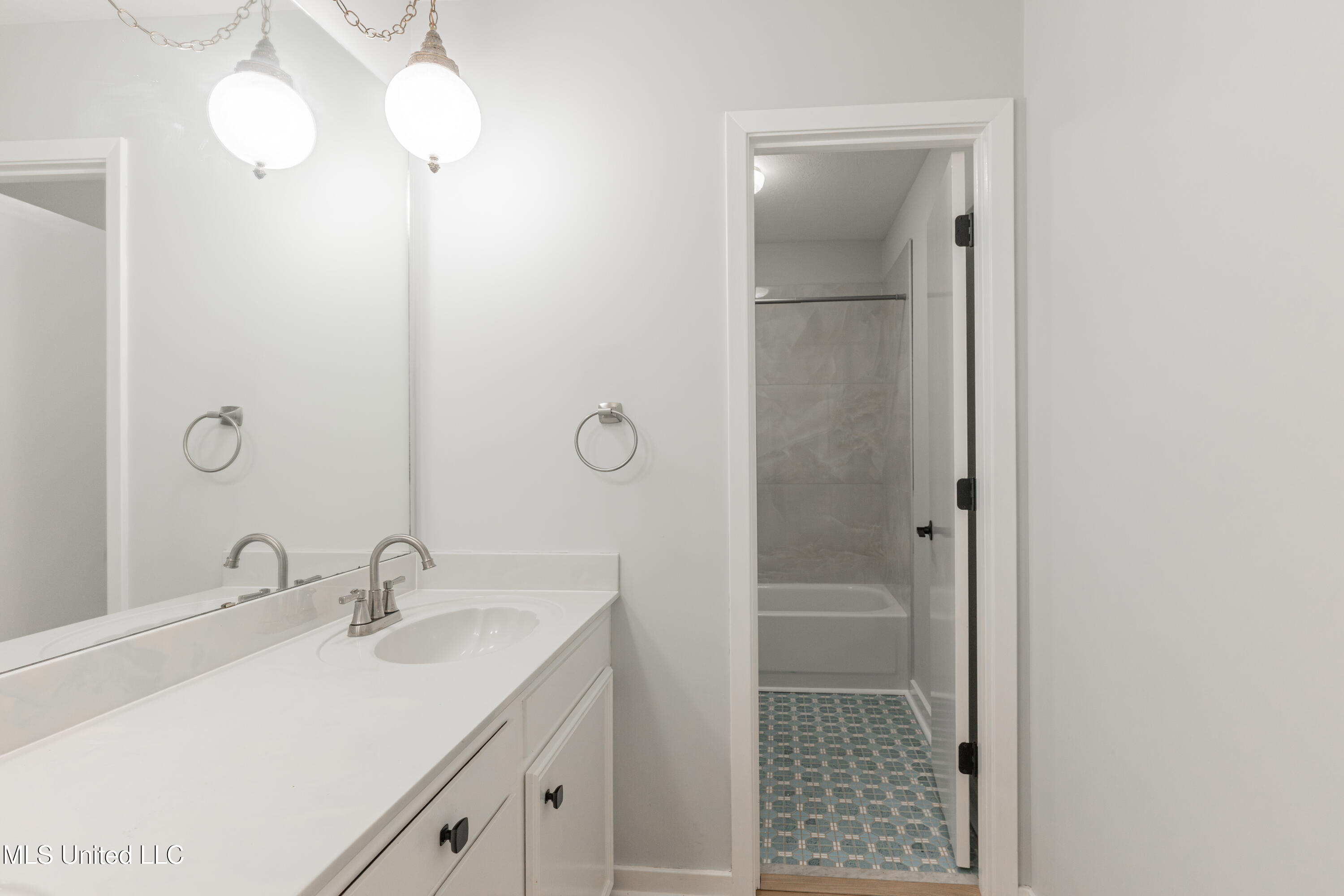 5285 Williamson Road Clinton, MS 39056 - Photo 66 of 103 66-HallBathroom