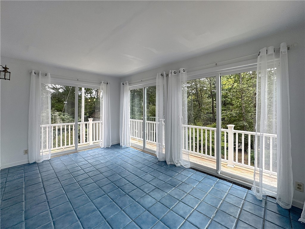 82 Potter Hill Road Westerly, RI 02891 - Photo 26 of 42