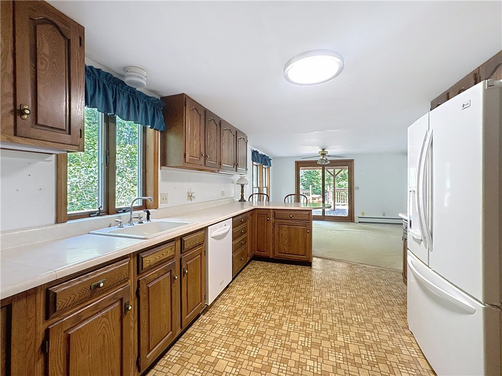 82 Potter Hill Road Westerly, RI 02891 - Photo 7 of 42