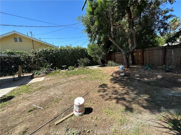 $3,550 | 17349 Tiara Street, Encino, CA 91316
