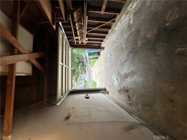 $3,550 | 17349 Tiara Street, Encino, CA 91316