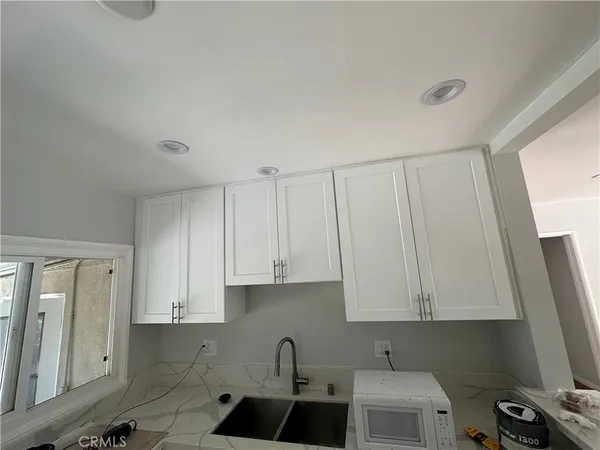 $3,550 | 17349 Tiara Street, Encino, CA 91316