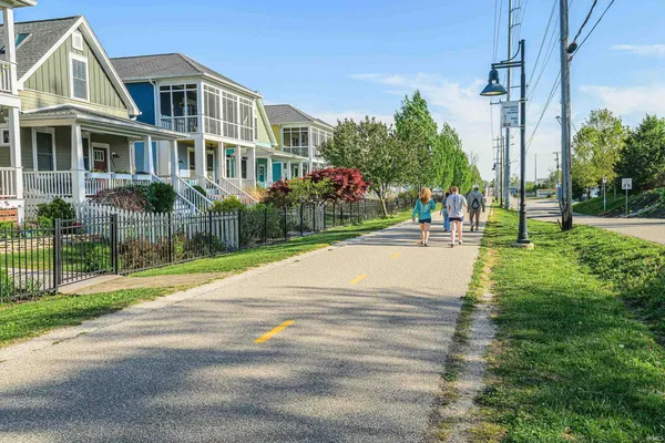 $2,600 | 819 South Morton Street, Bloomington, IN 47403